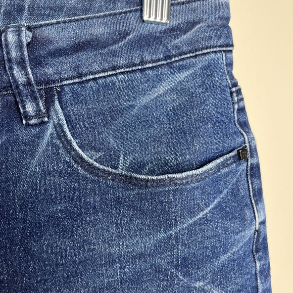 Like New, Juniors Denim Shorts, Size 5 - Picture 7 of 8